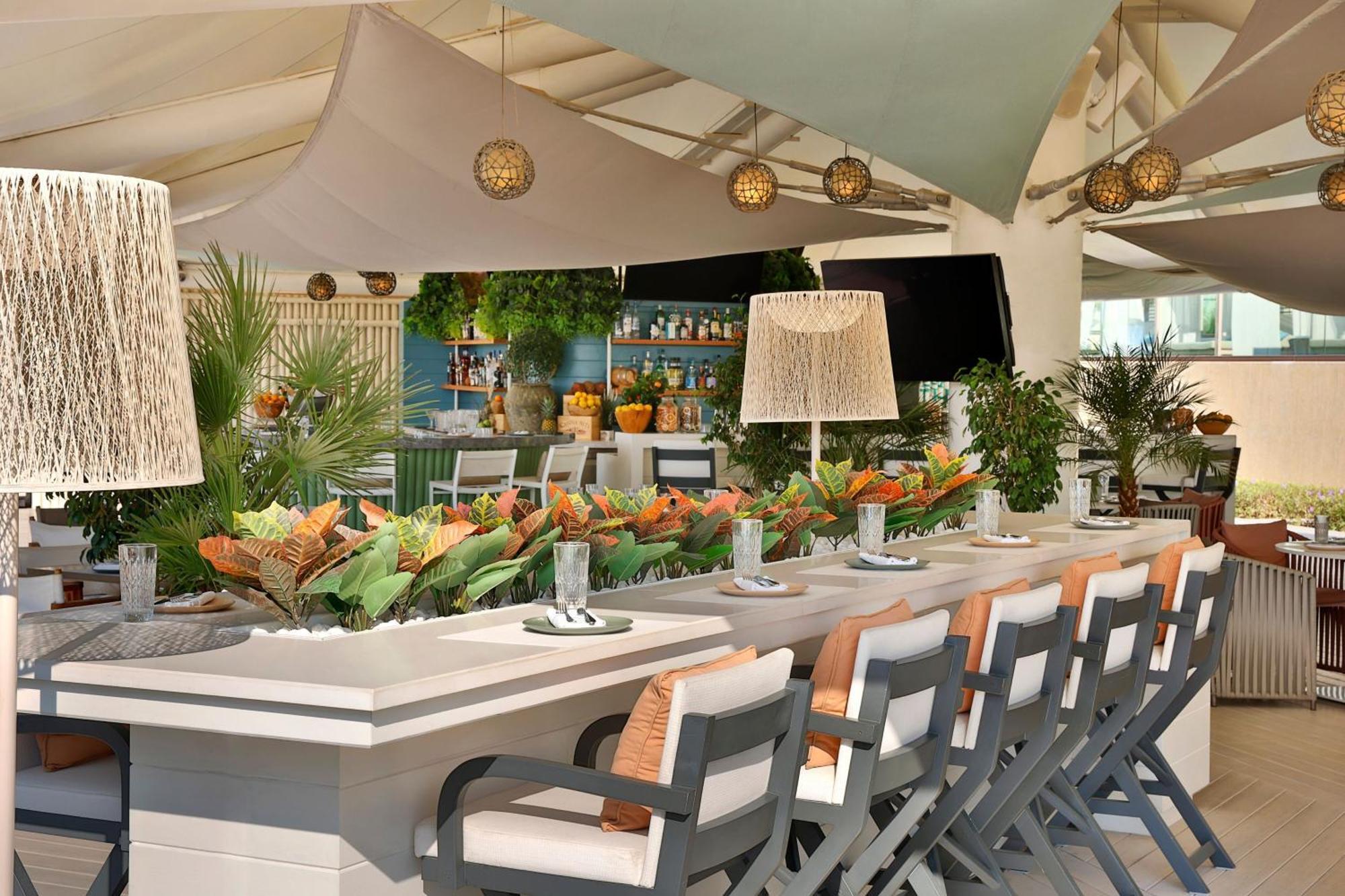 Marriott Resort Palm Jumeirah, 두바이 외부 사진 The bar at the 12th knot