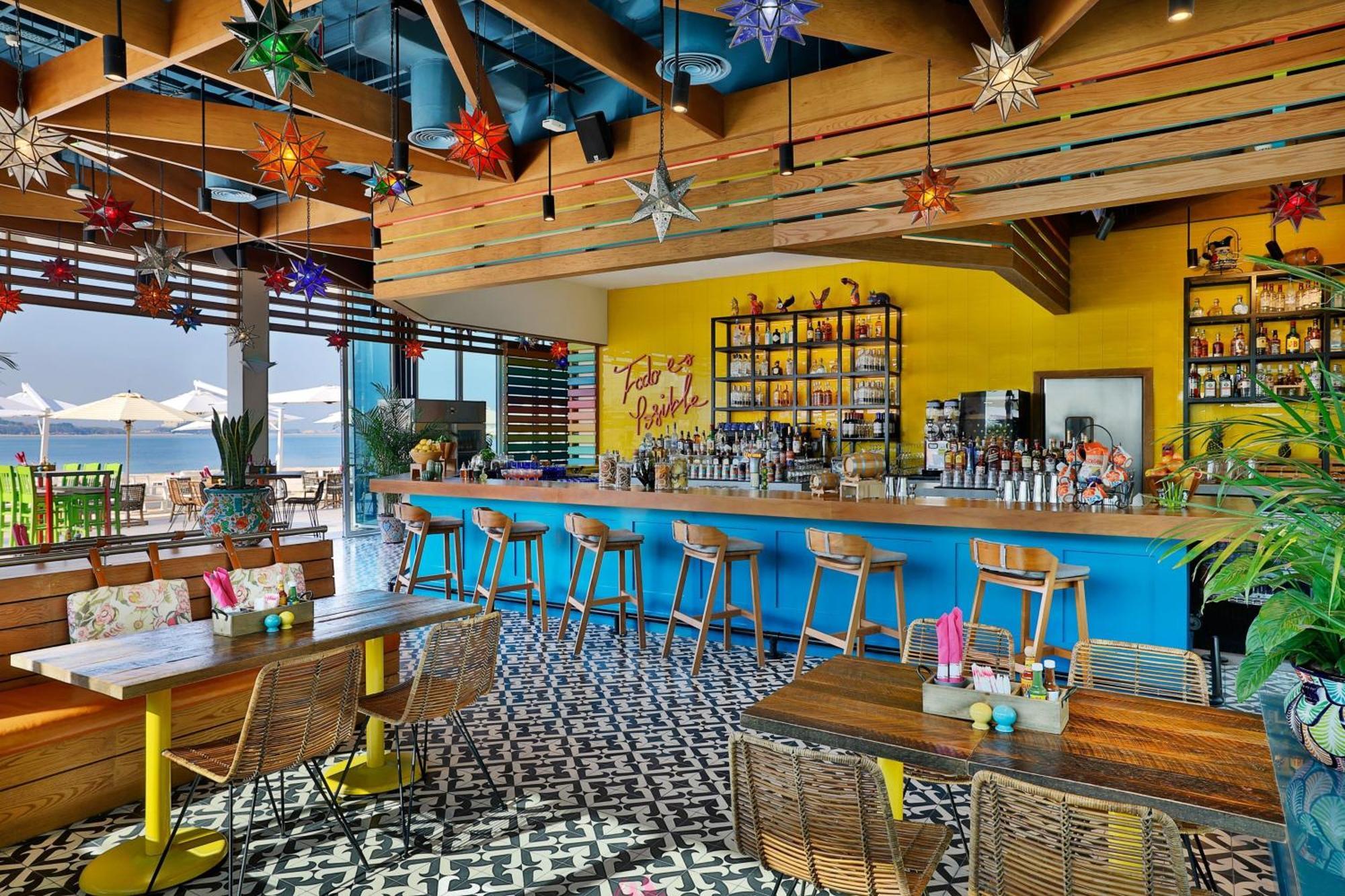 Marriott Resort Palm Jumeirah, 두바이 외부 사진 The bar at the rooftop lounge
