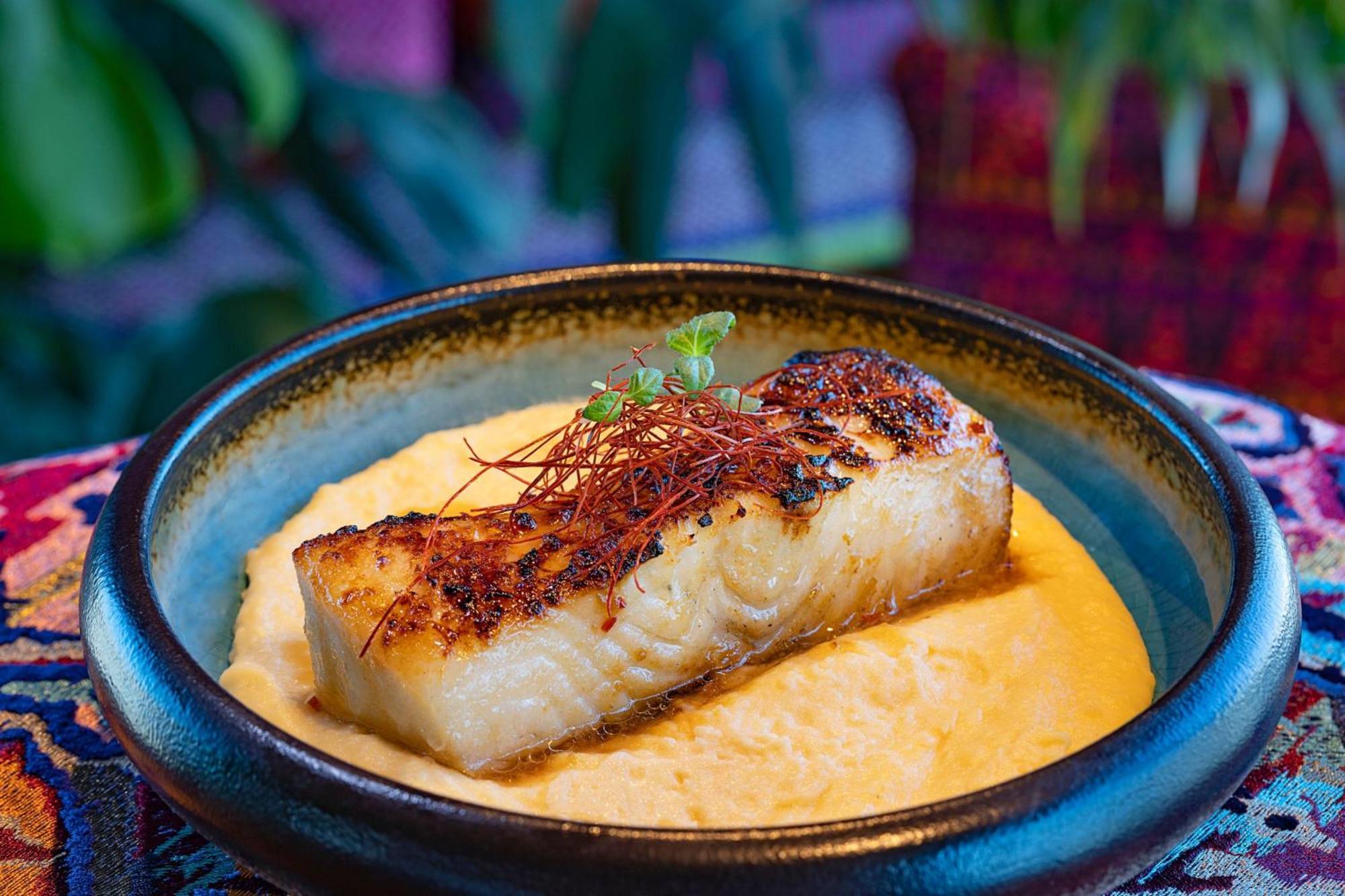 Marriott Resort Palm Jumeirah, 두바이 외부 사진 A dish of halibut